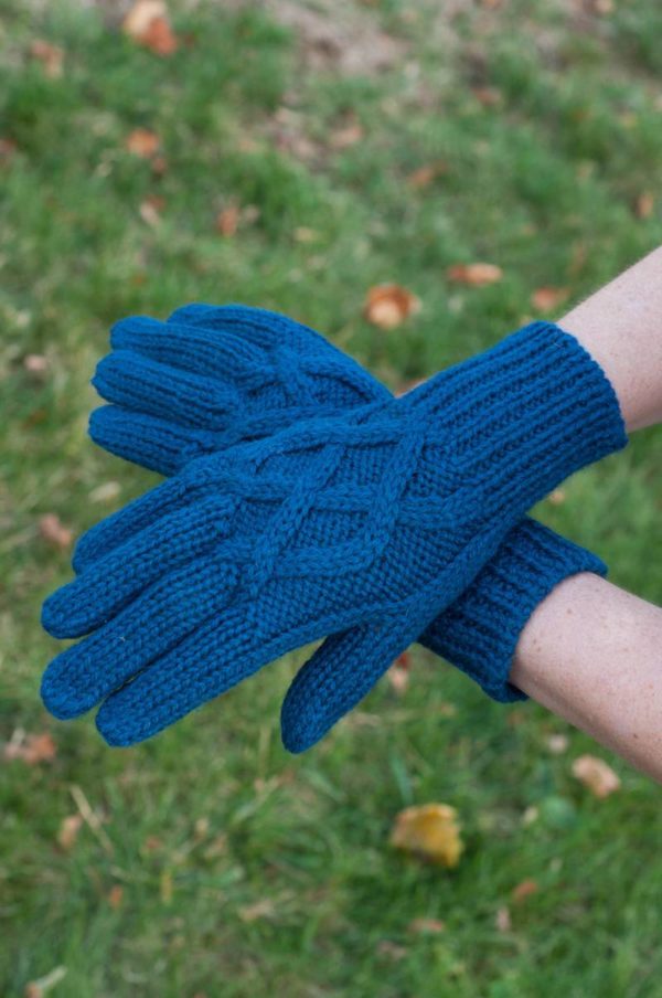 Pure Baby Alpaca Cable Knit Gloves