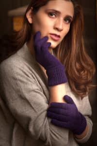 100% Pure Baby Alpaca Gloves In Plum