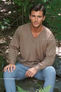 100% Baby Alpaca Men's V-Neck Beige Sweater