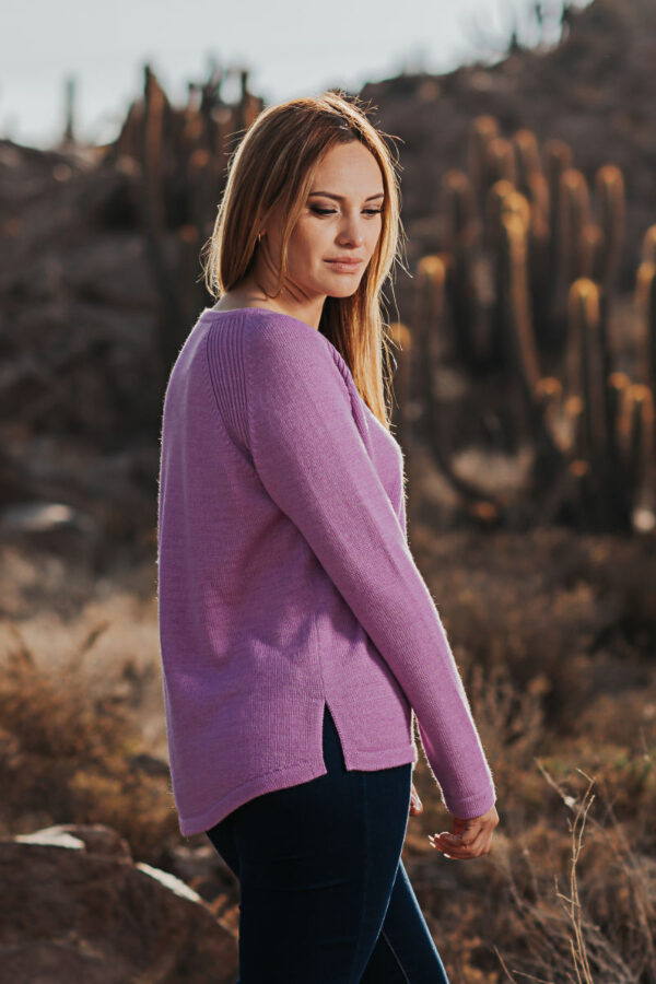 Women's 100% Pure Baby Alpaca V-Neck Sweater in Lavender Quartz